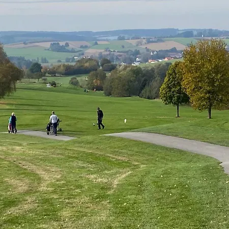 Heidi Am Golfplatz Uttlau-haarbach *